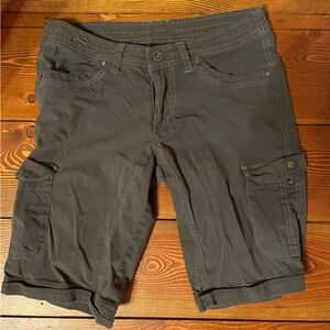 Kuhl free range shorts size 6. Grey